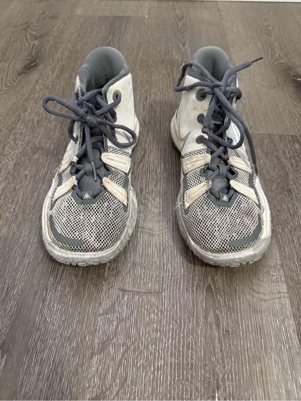 Kids Gray Mesh Athletic Shoes Size 37 1/2